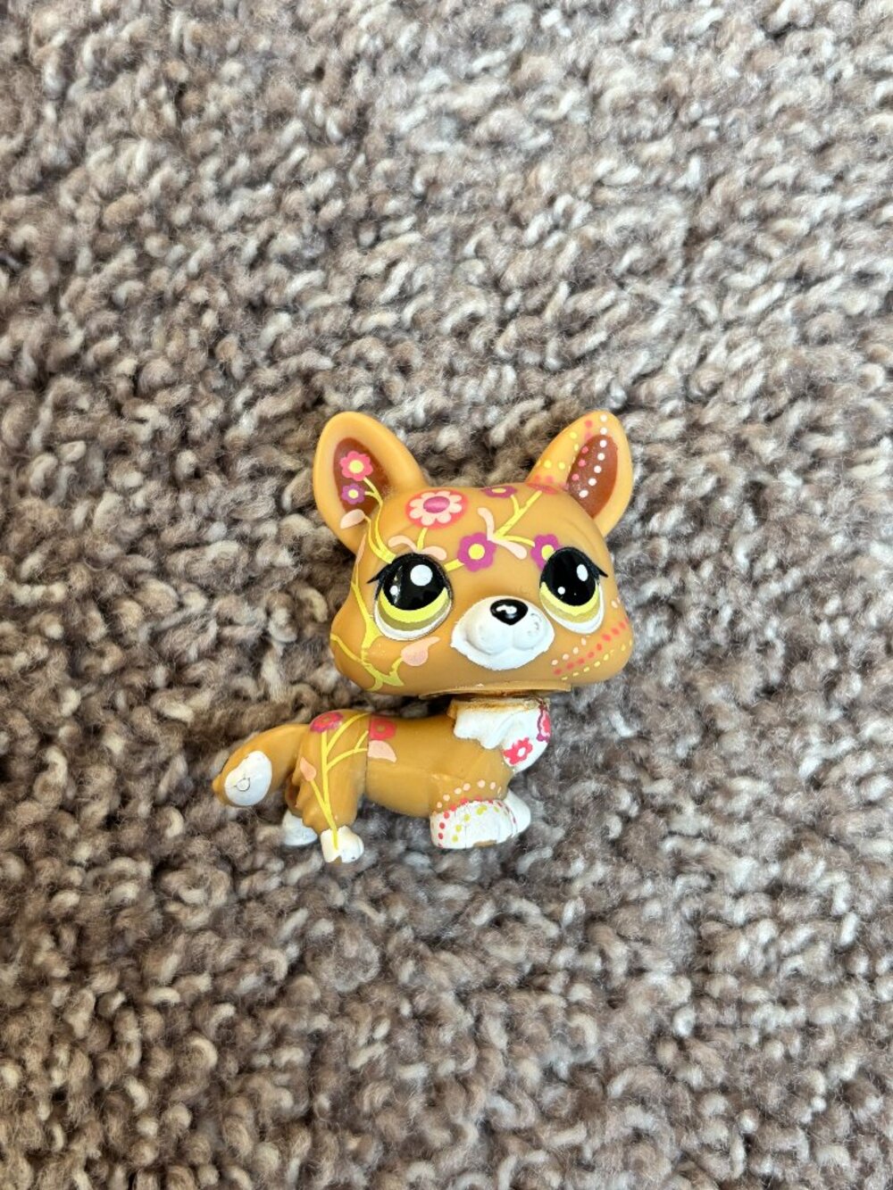 Littlest Pet Shop LPS #1851 Cream Flower Corgi Dog Blythe Collectors